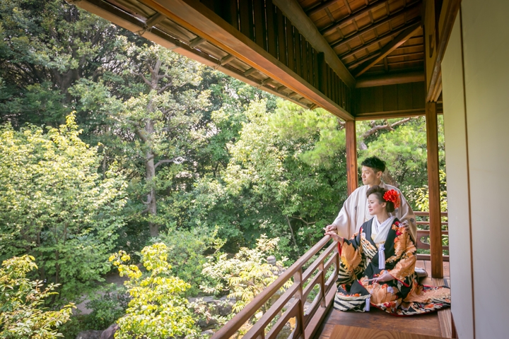 色打掛に洋髪　和建築から庭園を眺める素敵な時間
