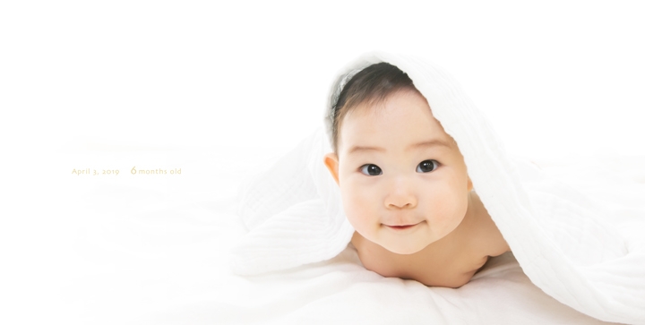 プロならではのメリハリのあるかわいいレイアウト
生まれてからたっちするまでの1年間         
あっという間の成長を素敵にまとめるBabybook

レイアウトのご紹介