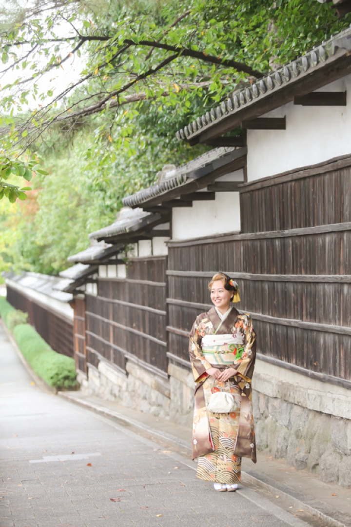 庭園でロケーション撮影
綺麗なお庭を眺めながら