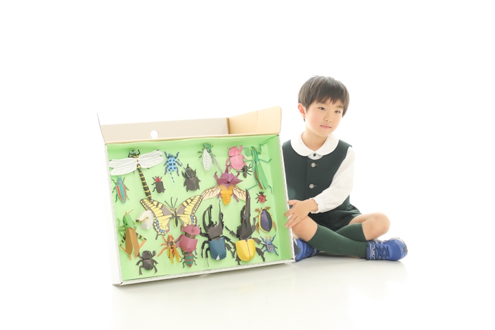 すごい力作！卒園写真
頑張って作ったカラフルな作品も一緒に