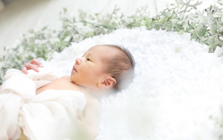 退院記念の新生児フォト