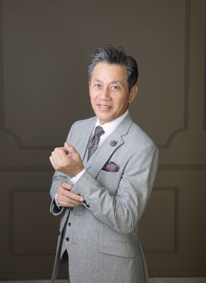 スーツを着こなす大人な1枚
お仕事のプロフィール用にも