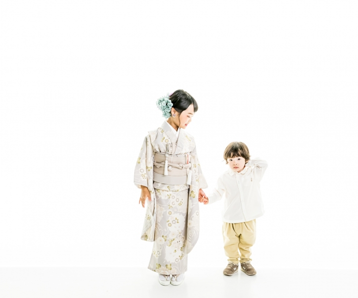 姉弟で仲良くかわいく

七五三レンタル受注会開催！ご予約はこちらから 
2025.8/26-31

受注会にてレンタル早撮り割引
10/31までのご撮影で衣裳40%OFF