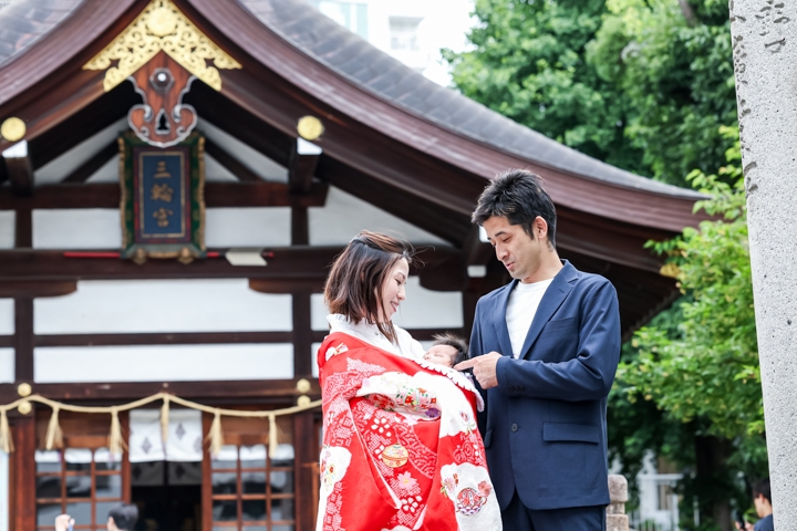 大須の三輪神社でお宮参りロケーションフォト
　　ご祈祷中もお写真が残せます