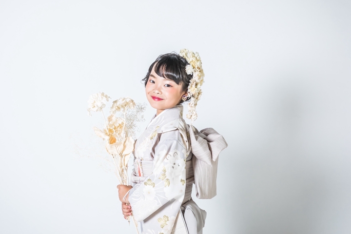 7歳七五三は可愛らしさと大人らしさを
※こちらのお衣装レンタル可能です

七五三レンタル受注会開催！ご予約はこちらから 
2025.8/26-31

受注会にてレンタル早撮り割引
10/31までのご撮影で衣裳40%OFF