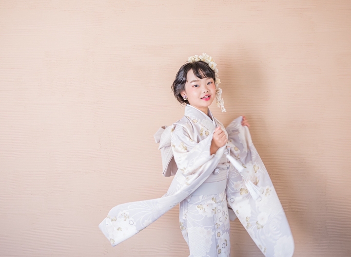 7歳七五三は可愛らしさと大人らしさを
※こちらのお衣装レンタル可能です

七五三レンタル受注会開催！ご予約はこちらから 
2025.8/26-31

受注会にてレンタル早撮り割引
10/31までのご撮影で衣裳40%OFF