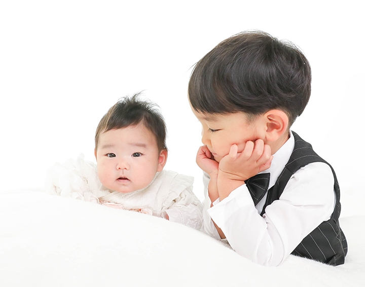 お兄ちゃんと一緒に
大きく見えるお兄ちゃんも
成長すると小さかったなかわいかったな
と懐かしく思い出せます